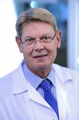 Arzt Schwebend Manfred Kniely